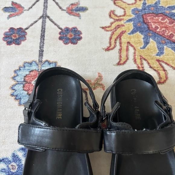 Cushionaire Black Velcro Adjustable Double Strap Slip On Sandals Size 7 - Picture 2 of 6